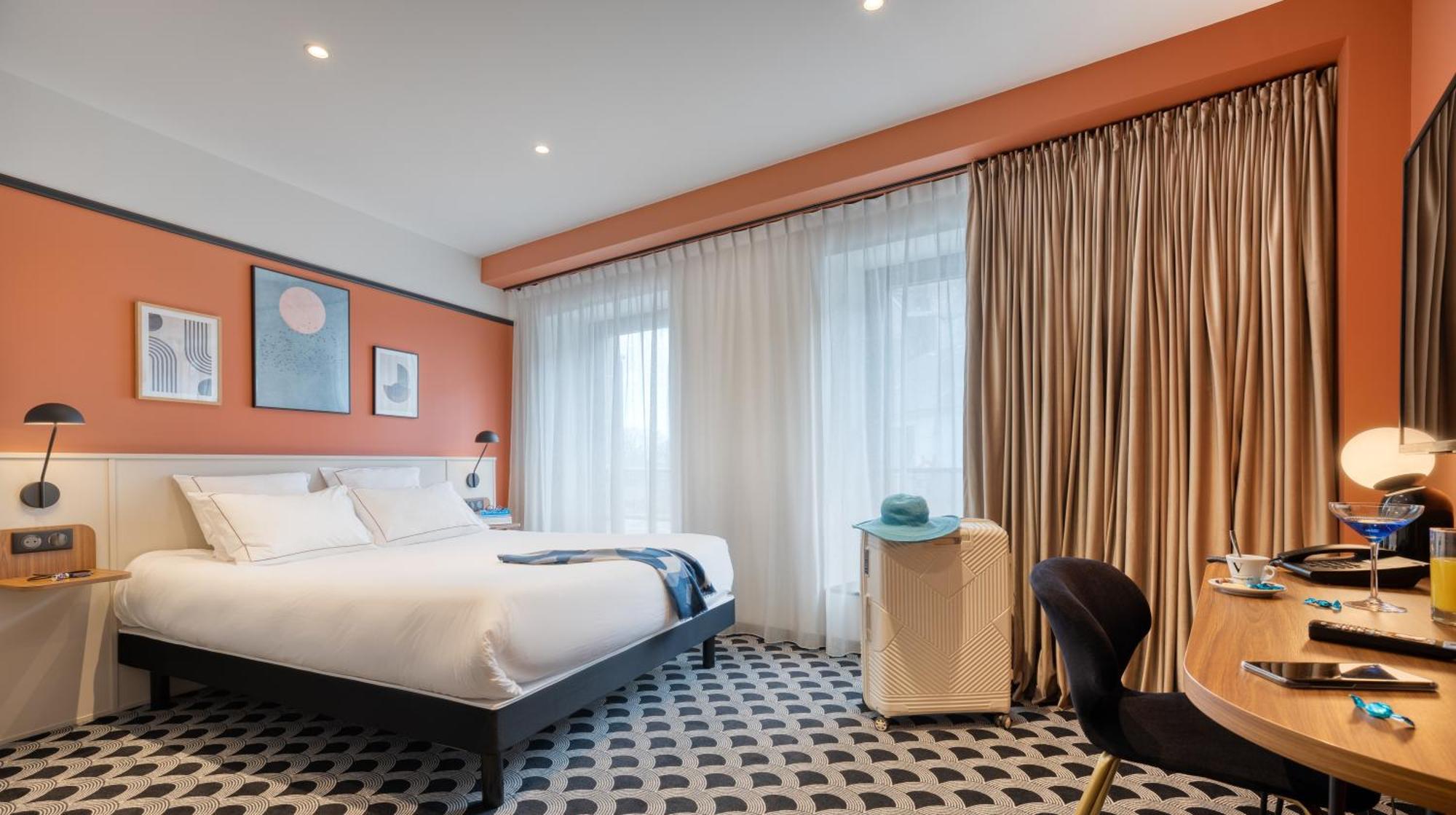 Brit Hotel Les Voyageurs Loudeac Bagian luar foto